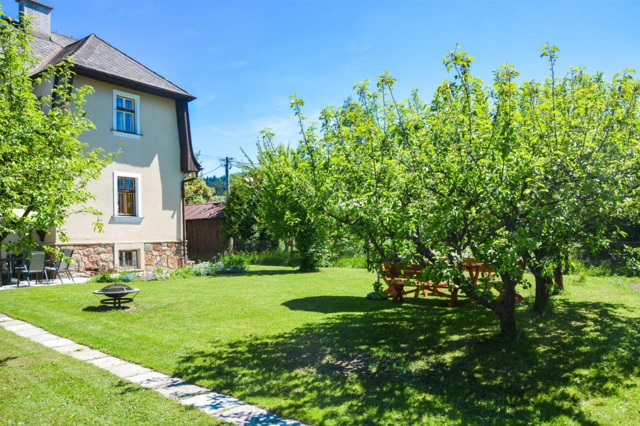 Apartmany Pod Klasterem Kraliky Exterior photo