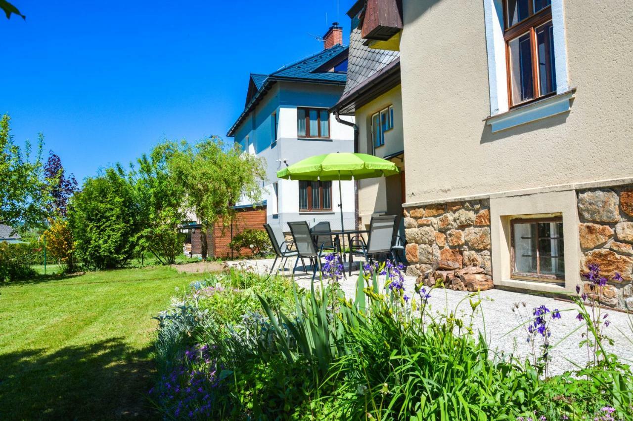 Apartmany Pod Klasterem Kraliky Exterior photo
